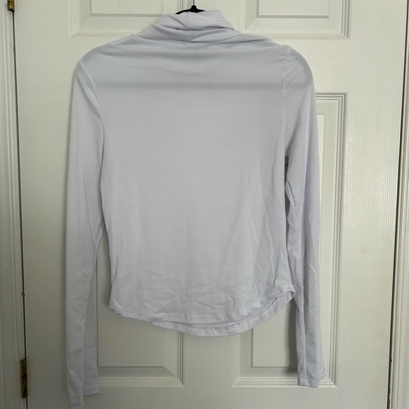 Ribbed White Turtleneck (XL) - Picture 2 of 3